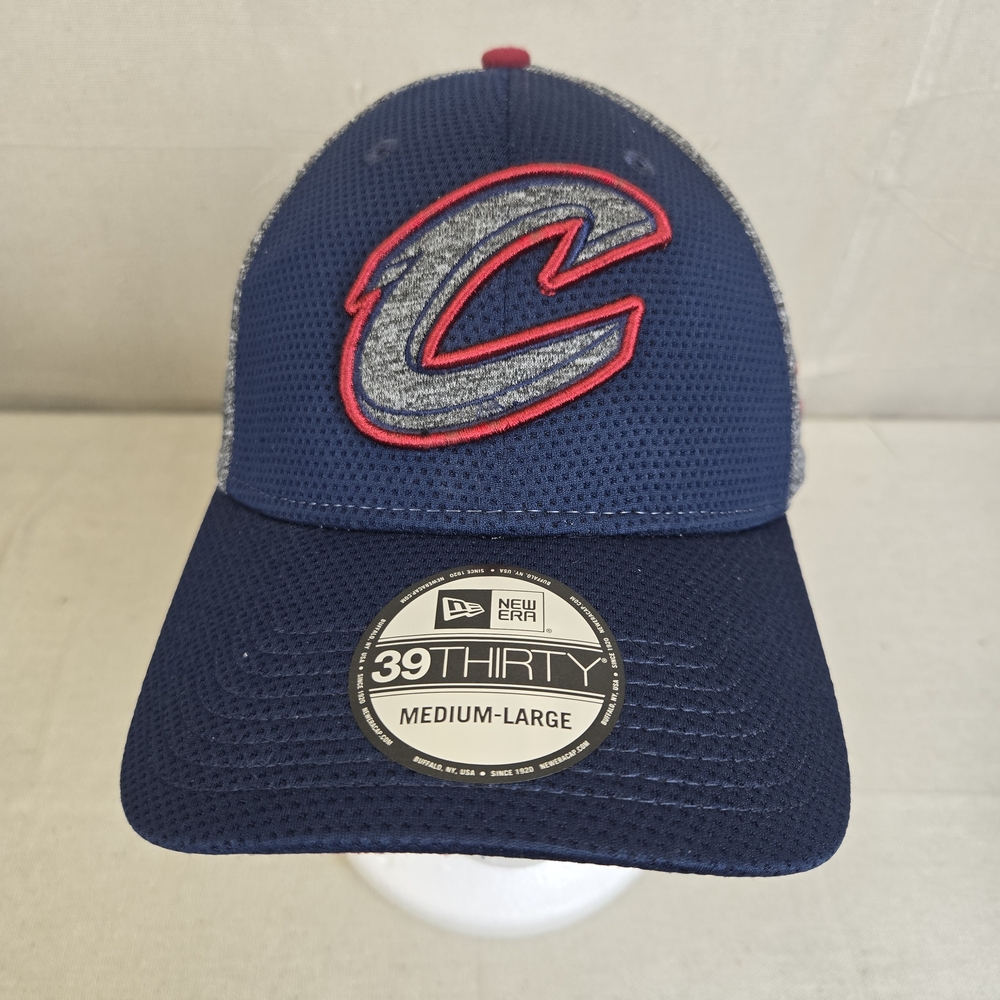 Cleveland CAVS Fitted Hat NEW ERA 39Thirty Graphite Gray Navy Flex Cap Size M/L